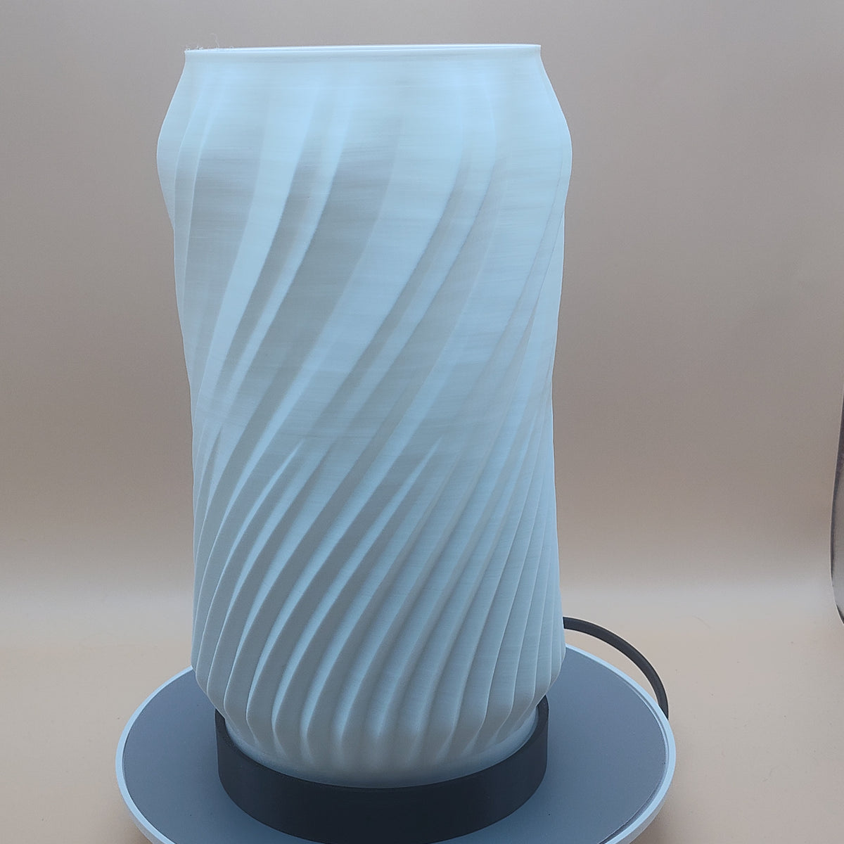 Minimalist Twist lamp by Kraken.stl