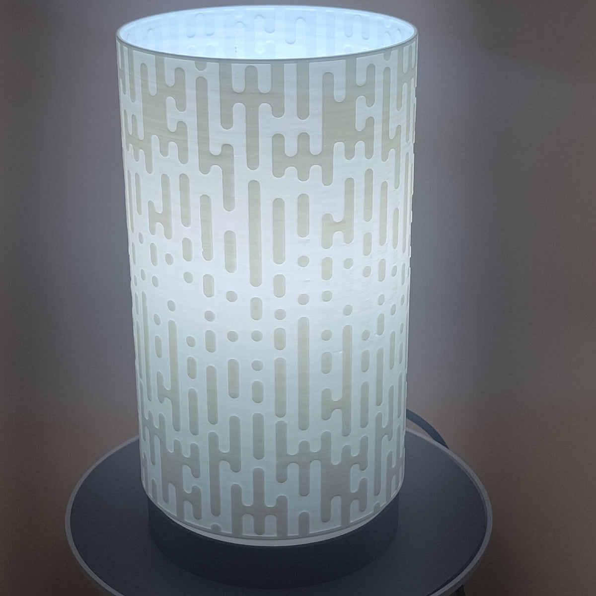 3D Printed Pixel Glow Table Lamp, Retro Gaming Desk Light, Cyberpunk Tech Nightlight, Funky Voxel Pixelated Geometric Accent Lamp