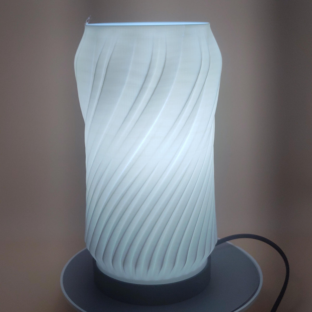 3D Printed Minimalist Twist Table Lamp, Spiral Geometric Accent Light, Funky Dopamine Decor Bedside Lamp, Modern Helical Desk Light