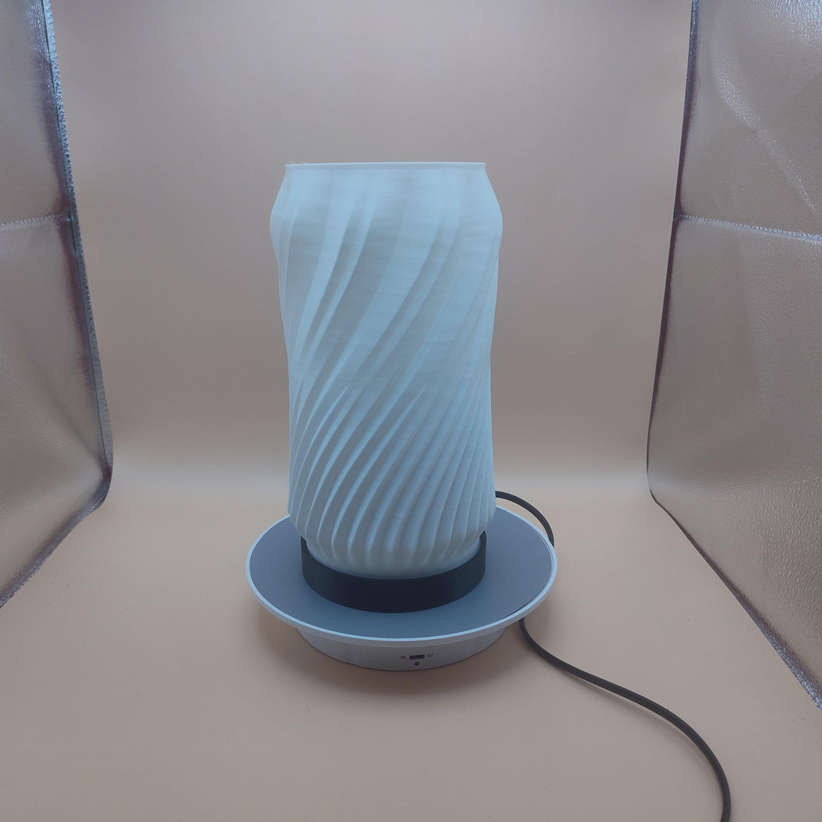 3D Printed Minimalist Twist Table Lamp, Spiral Geometric Accent Light, Funky Dopamine Decor Bedside Lamp, Modern Helical Desk Light