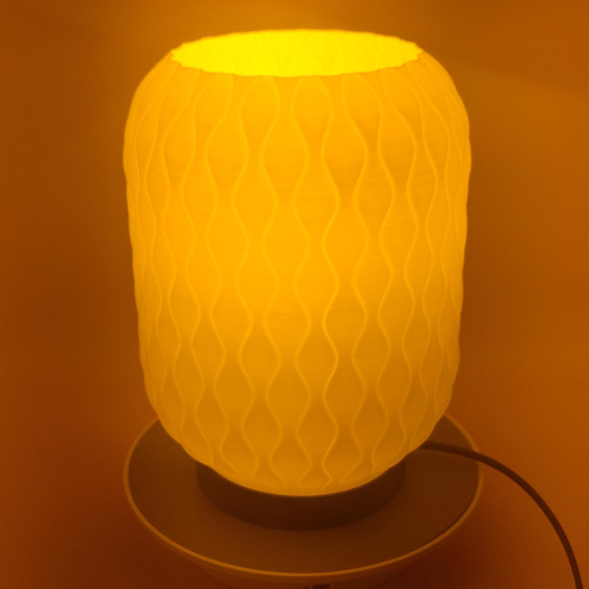 3D Printed Serene Wave Table Lamp, Diamond Lattice Accent Light, Funky Danish Pastel Bedside Lamp, Modern Textured Geometric Desk Light
