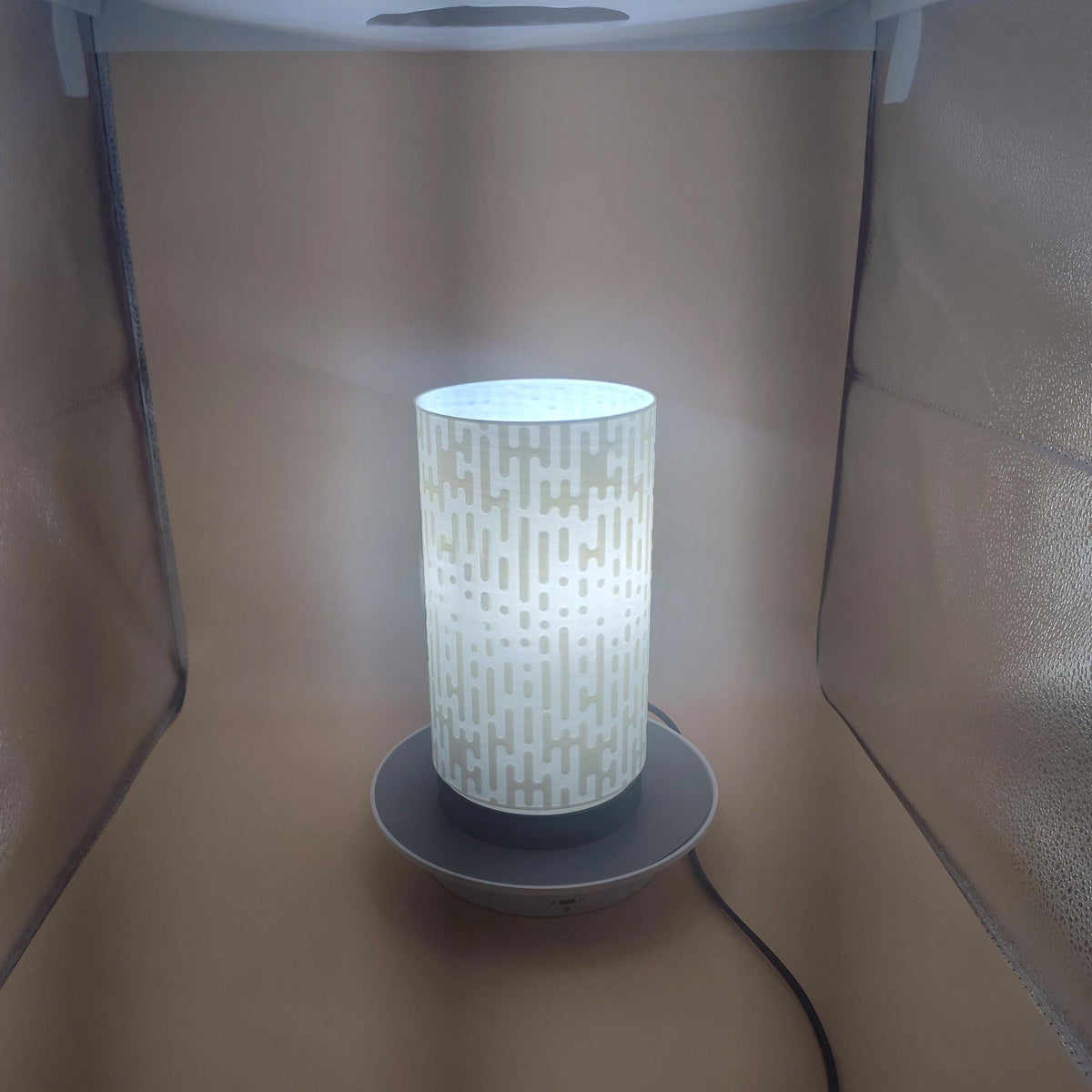 3D Printed Pixel Glow Table Lamp, Retro Gaming Desk Light, Cyberpunk Tech Nightlight, Funky Voxel Pixelated Geometric Accent Lamp