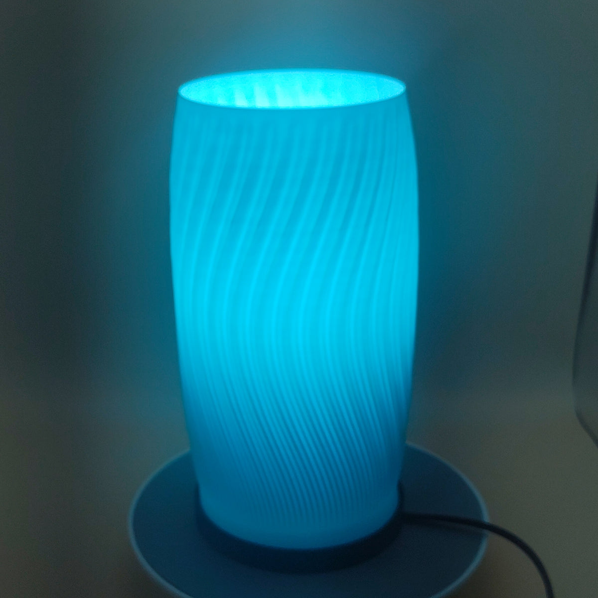 Flow Curve lamp by Kraken.stl